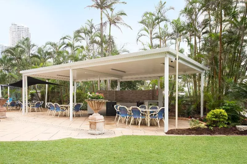 Hotel Breakfree Beachpoint