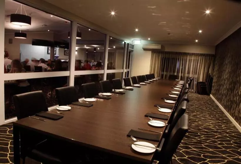 ホテル Cattlemans Country Motor Inn & Serviced Apartments