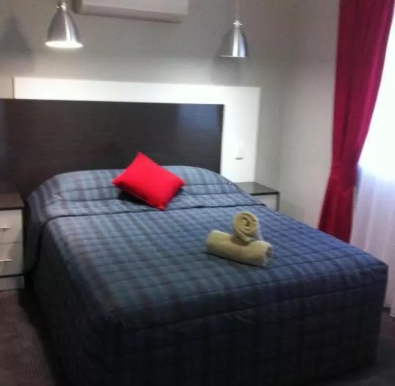 ホテル Cattlemans Country Motor Inn & Serviced Apartments