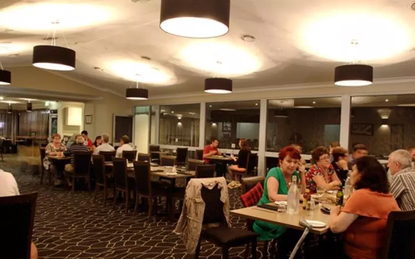 ホテル Cattlemans Country Motor Inn & Serviced Apartments