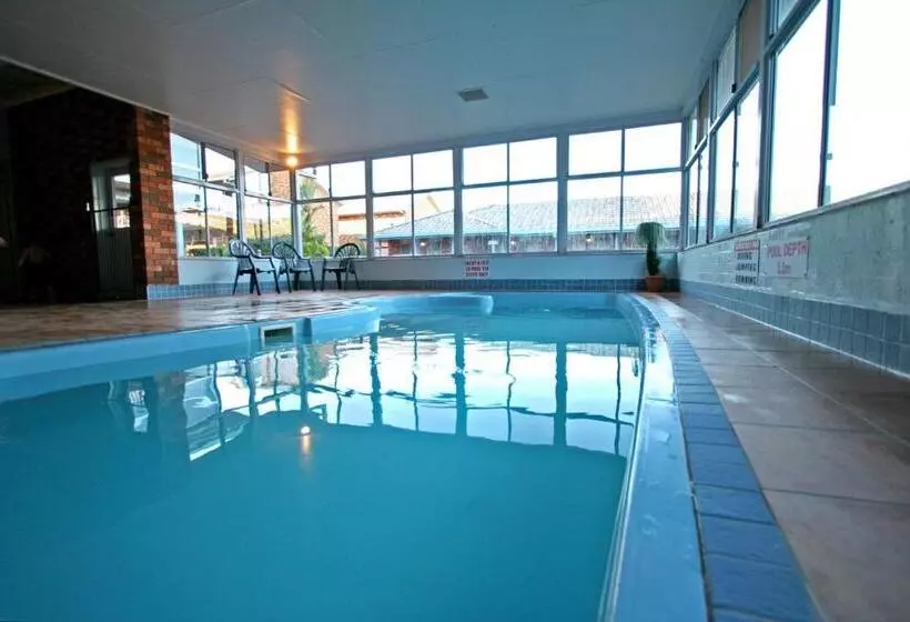 ホテル Cattlemans Country Motor Inn & Serviced Apartments