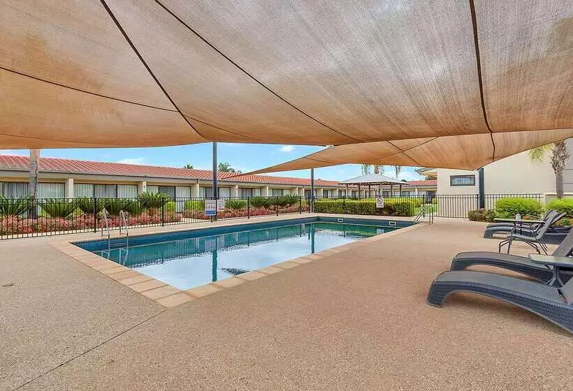 בית מלון כפרי Comfort Inn Deakin Palms