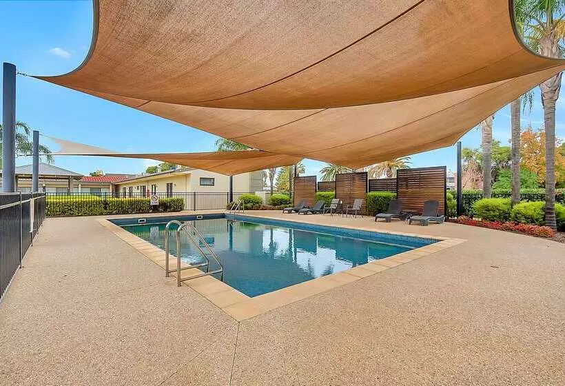 בית מלון כפרי Comfort Inn Deakin Palms