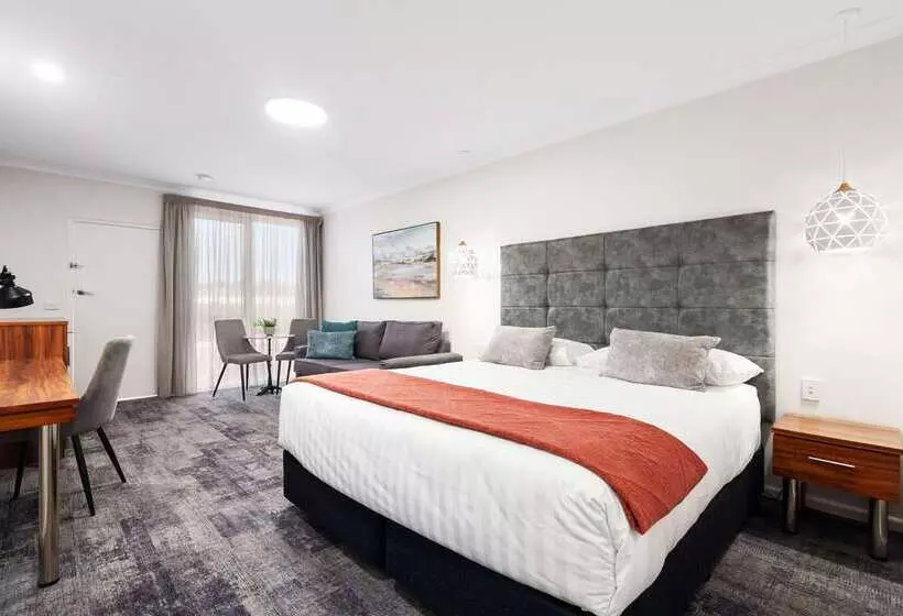 בית מלון כפרי Comfort Inn Deakin Palms