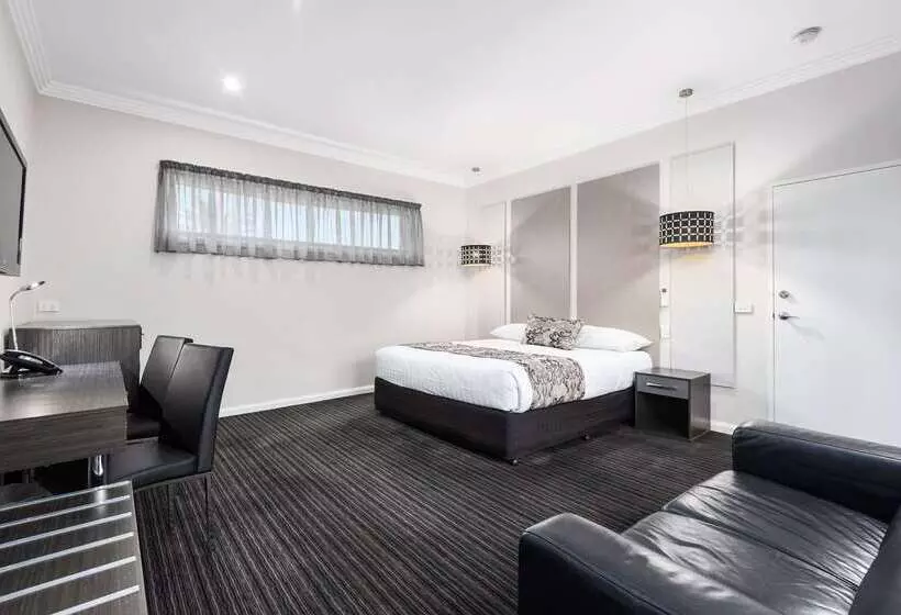 בית מלון כפרי Comfort Inn Deakin Palms