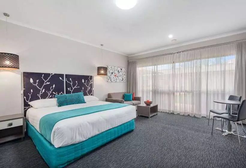 בית מלון כפרי Comfort Inn Deakin Palms