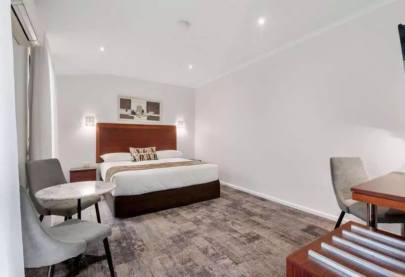 בית מלון כפרי Comfort Inn Deakin Palms