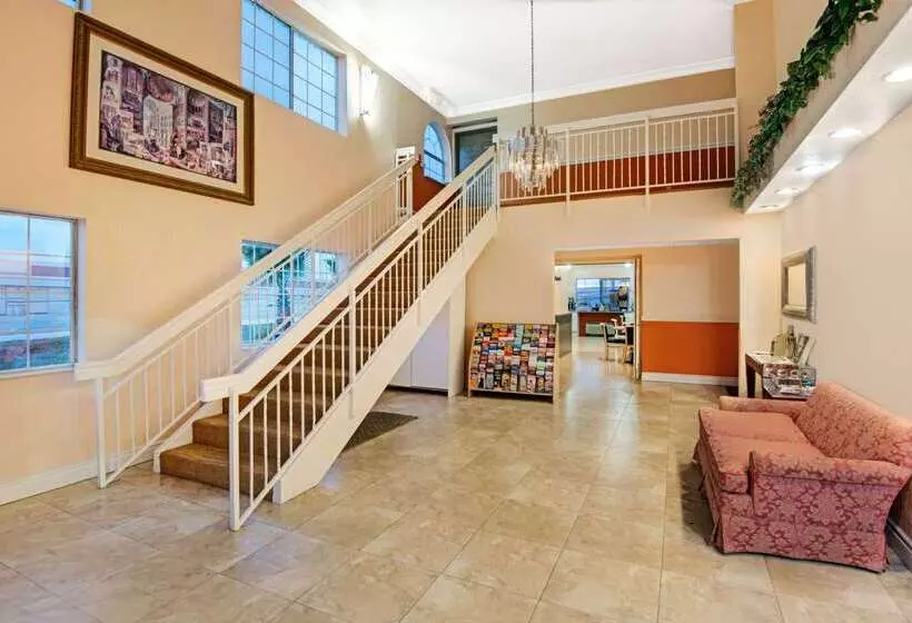 ホテル Days Inn By Wyndham San Antonio Airport