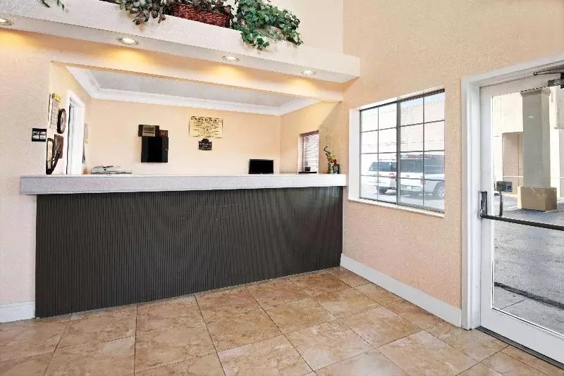 ホテル Days Inn By Wyndham San Antonio Airport