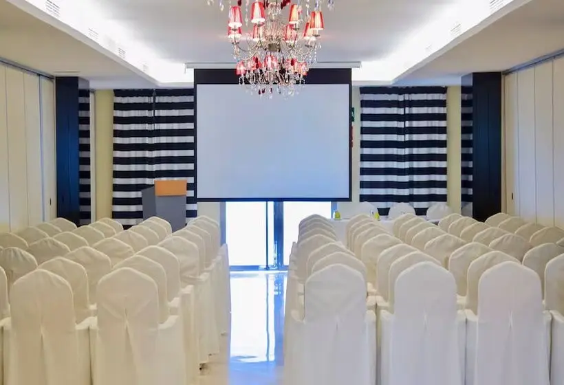 ホテル Granada Palace, Affiliated by Meliá