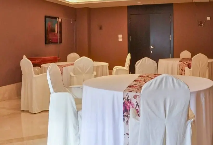 ホテル Granada Palace, Affiliated by Meliá