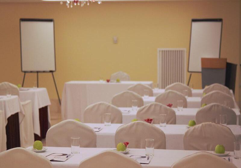 فندق Granada Palace