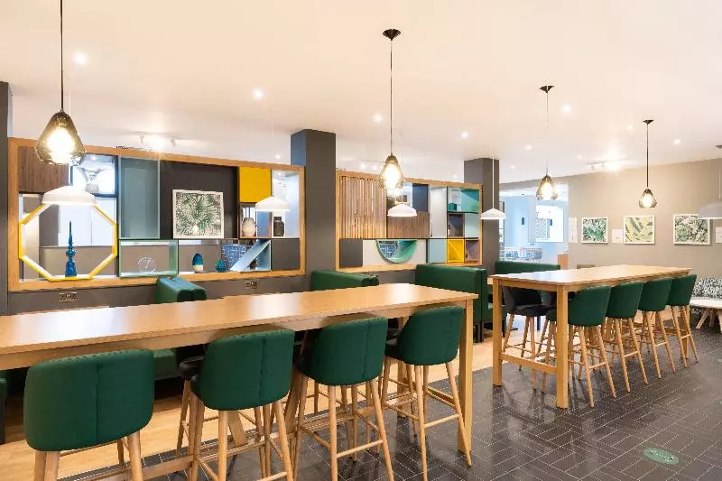 Отель Holiday Inn Gloucester Cheltenham, An Ihg