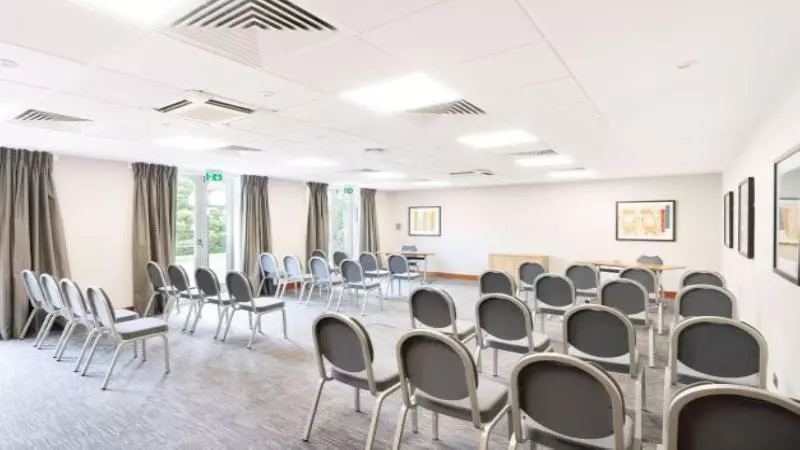 Отель Holiday Inn Gloucester Cheltenham, An Ihg