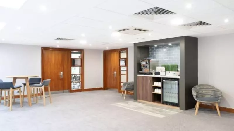 Отель Holiday Inn Gloucester Cheltenham, An Ihg