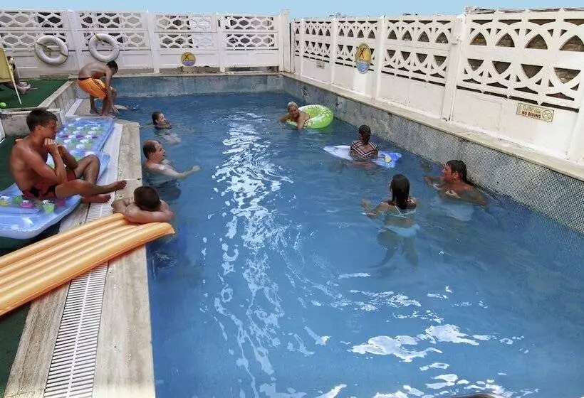 ホテル Kleopatra Bebek