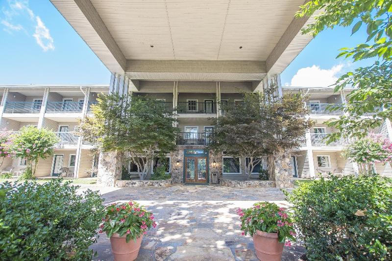 בית מלון כפרי Lake Chatuge Lodge