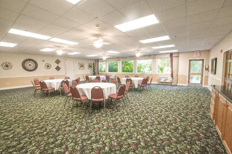 Отель Lake Chatuge Lodge