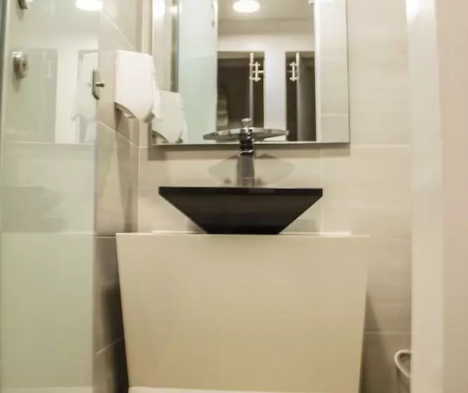 Отель Leon Dorado