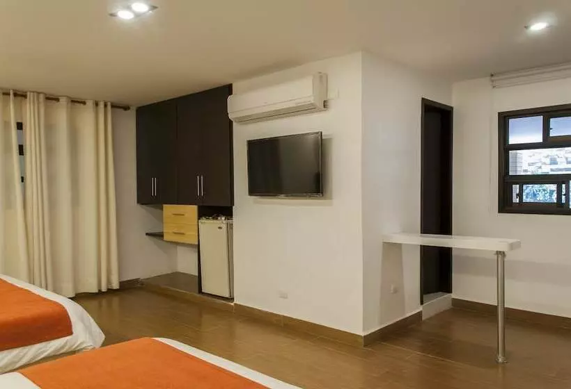 Отель Leon Dorado