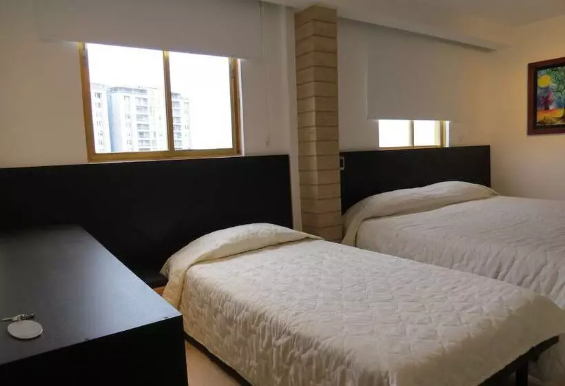 Отель Leon Dorado