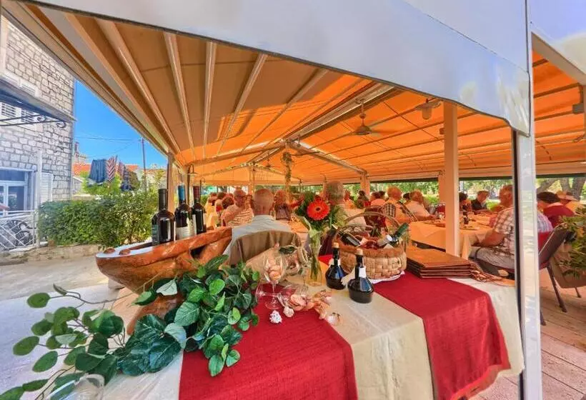 בית מלון כפרי Trogir