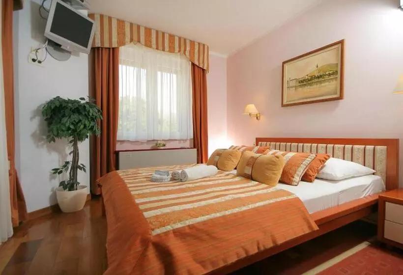 בית מלון כפרי Trogir