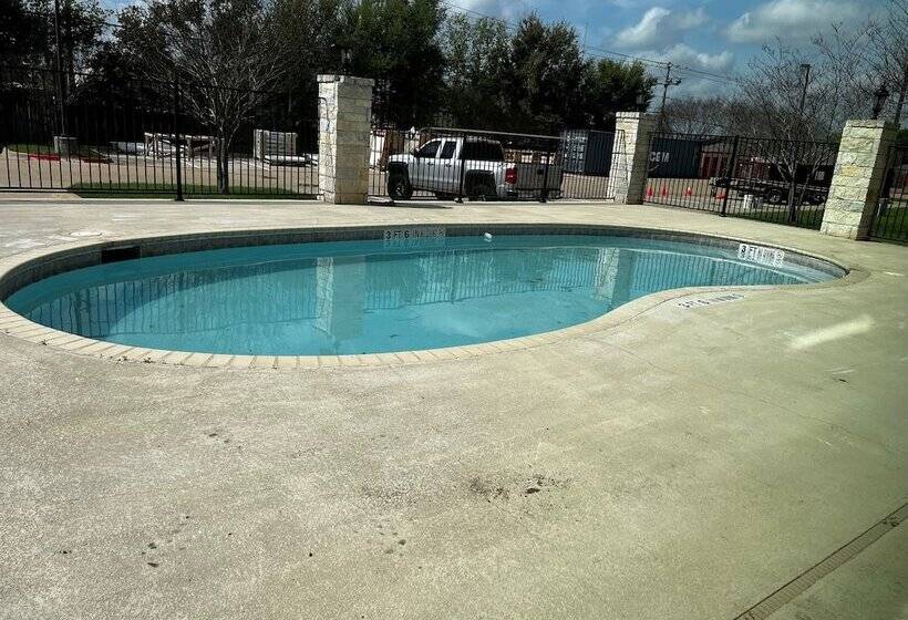 ホテル Wingate By Wyndham College Station Tx