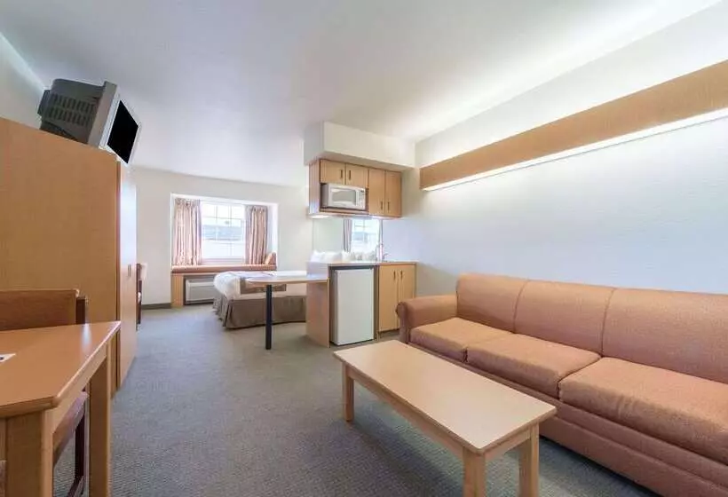 Microtel Inn & Suites By Wyndham Altus