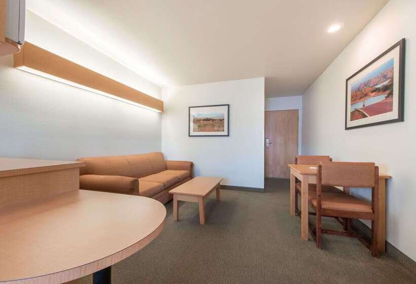 Microtel Inn & Suites By Wyndham Altus