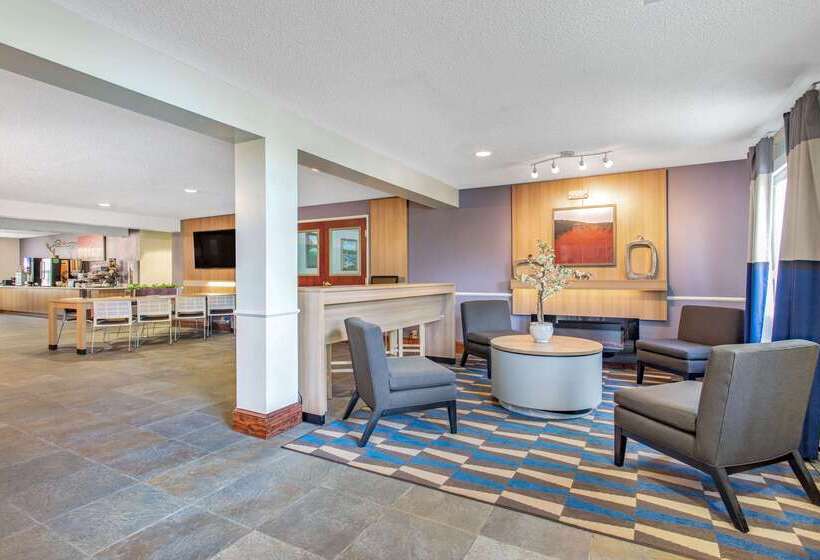 Microtel Inn & Suites By Wyndham Lillington/campbell University