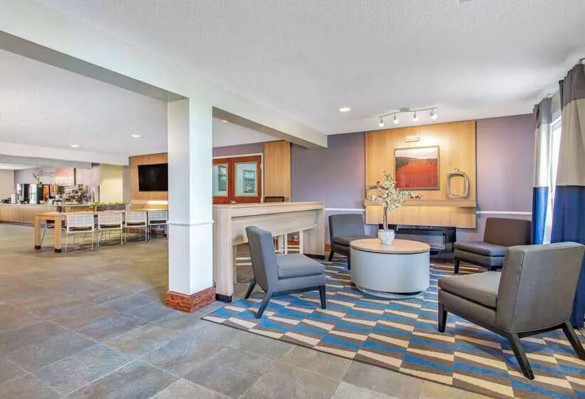 Microtel Inn & Suites By Wyndham Lillington/campbell University