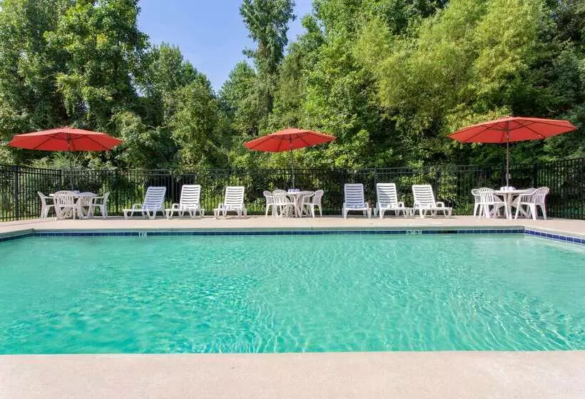 Microtel Inn & Suites By Wyndham Lillington/campbell University