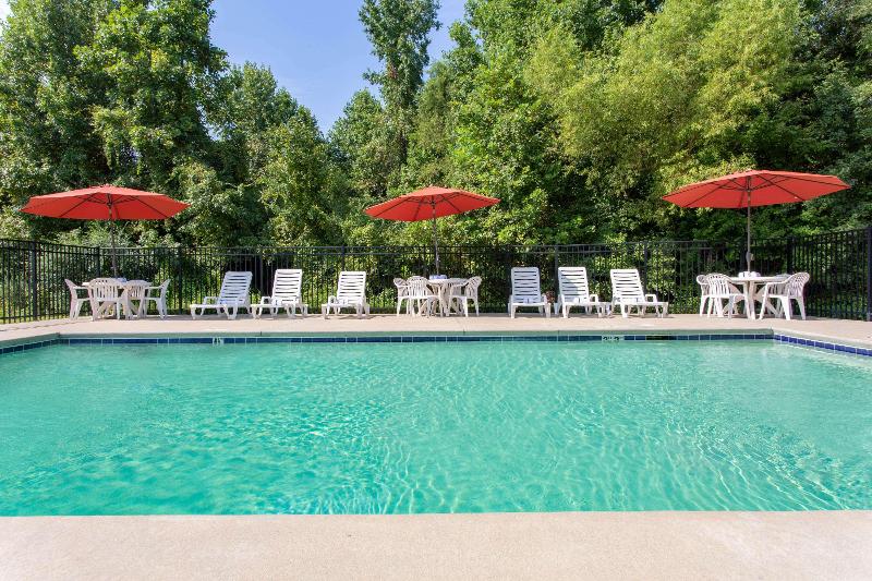 Microtel Inn & Suites By Wyndham Lillington/campbell University