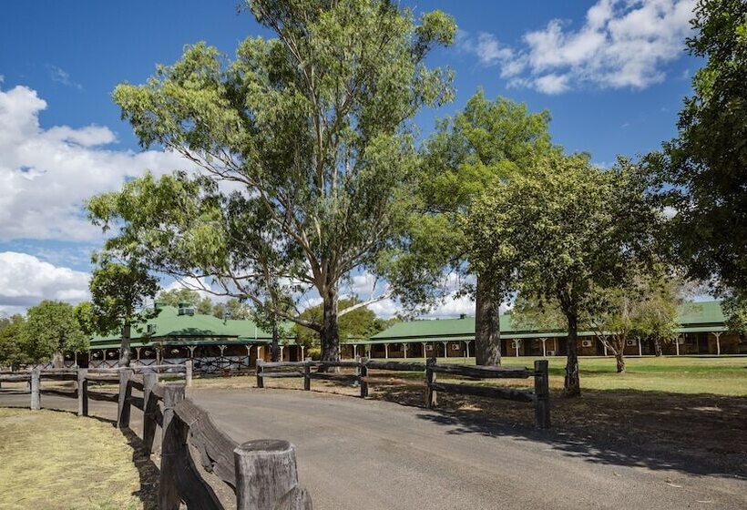Overlander Homestead Motel