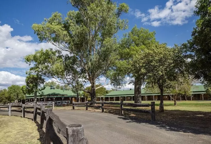 Overlander Homestead Motel