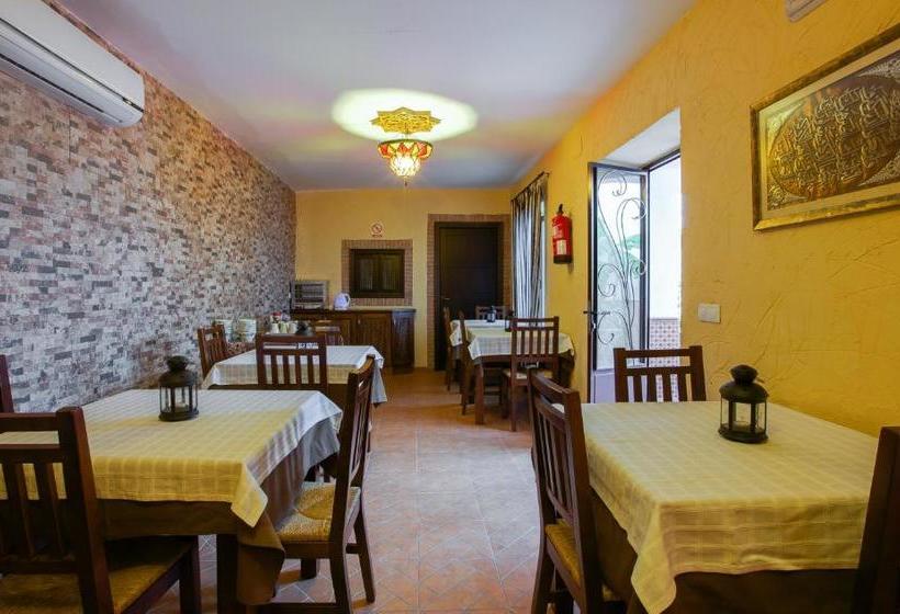 تختخواب و صبحانه Almudawar