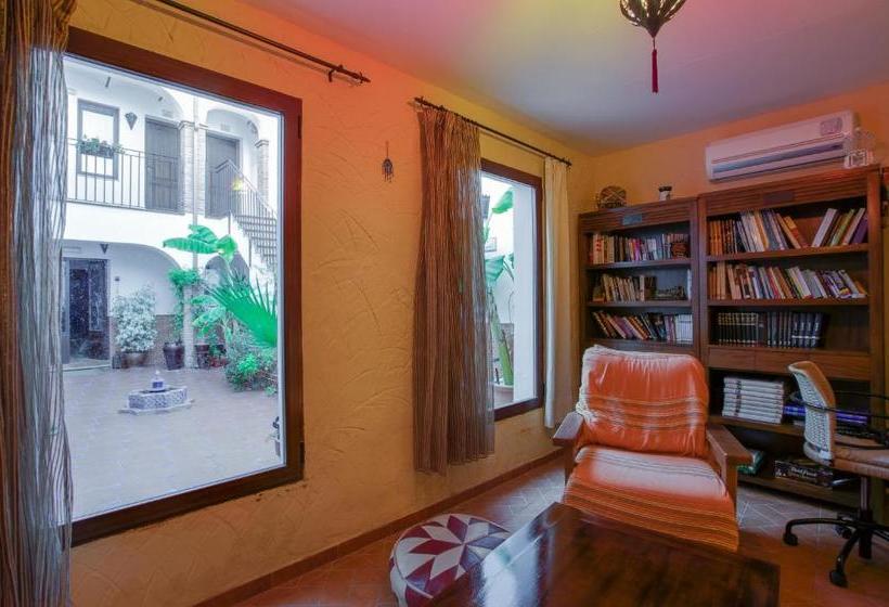 تختخواب و صبحانه Almudawar