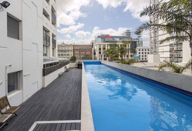 בית מלון כפרי Auckland Harbour Suites