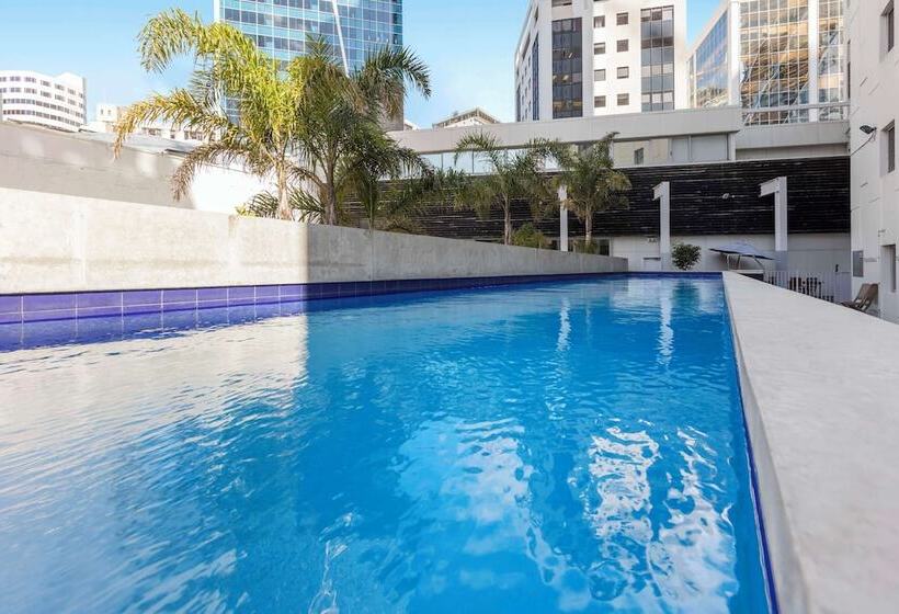 בית מלון כפרי Auckland Harbour Suites