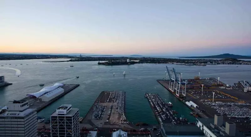 酒店 Auckland Harbour Suites