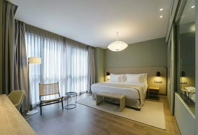 هتل Barcelo Oviedo Cervantes