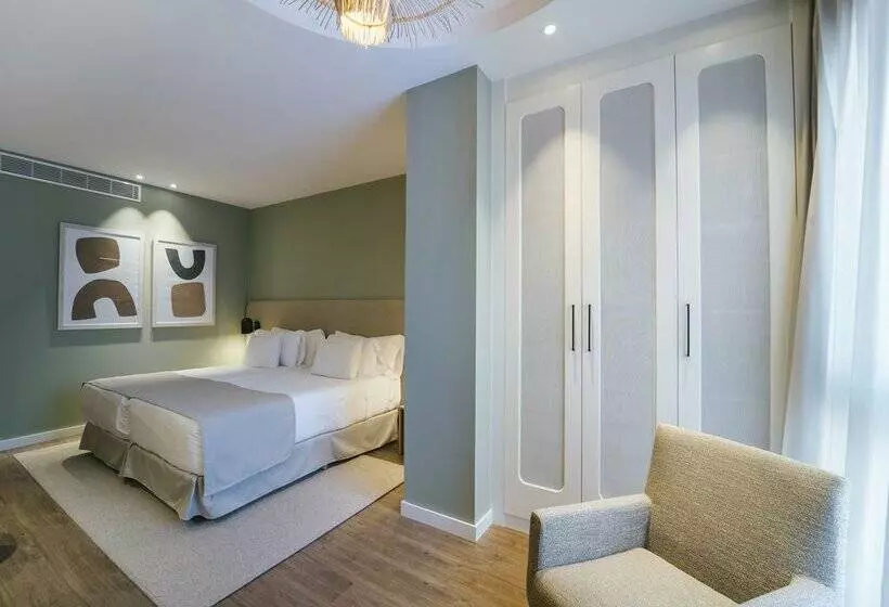 هتل Barcelo Oviedo Cervantes