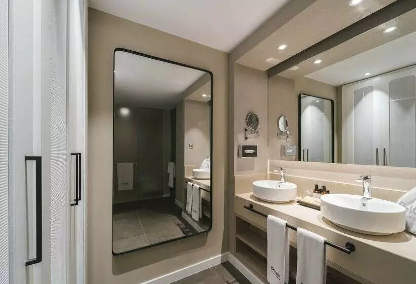 هتل Barcelo Oviedo Cervantes