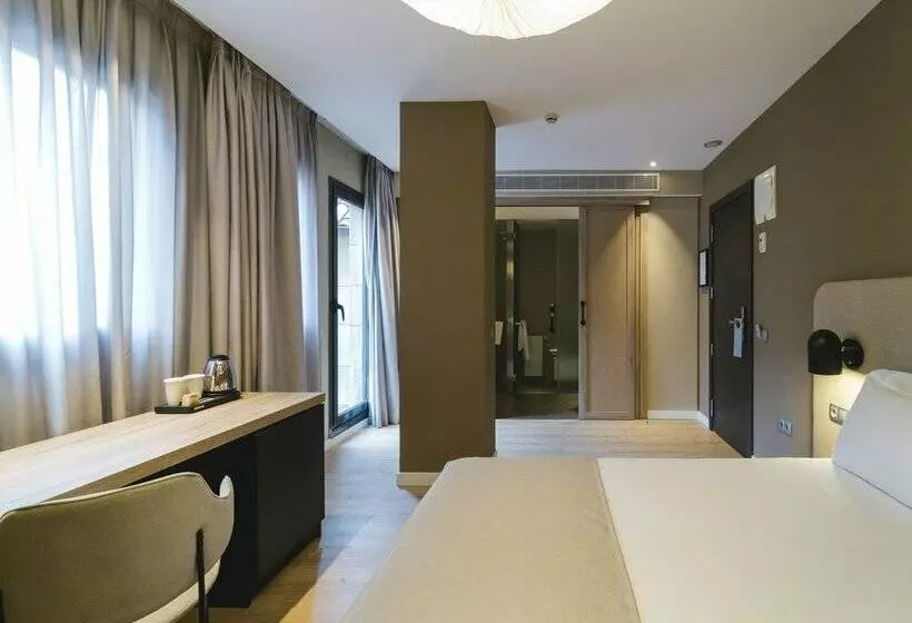 هتل Barcelo Oviedo Cervantes