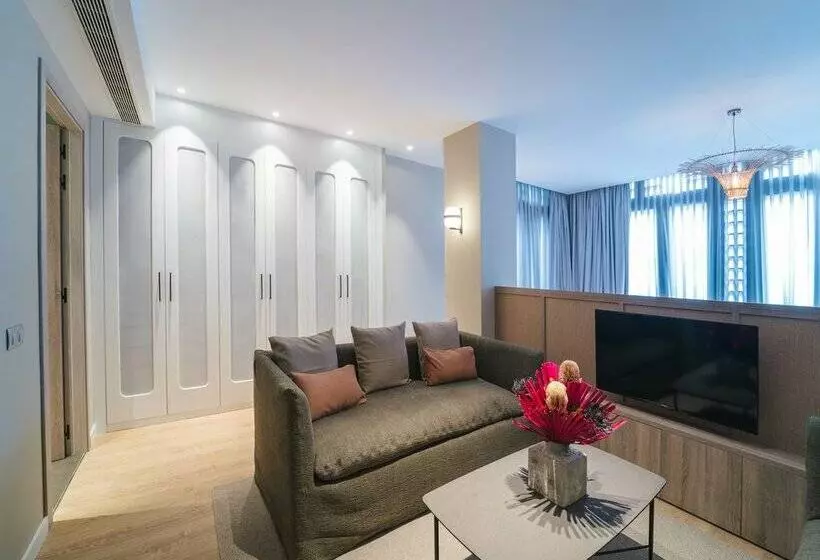 هتل Barcelo Oviedo Cervantes