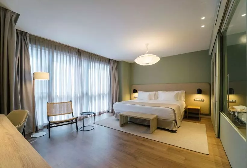 هتل Barcelo Oviedo Cervantes