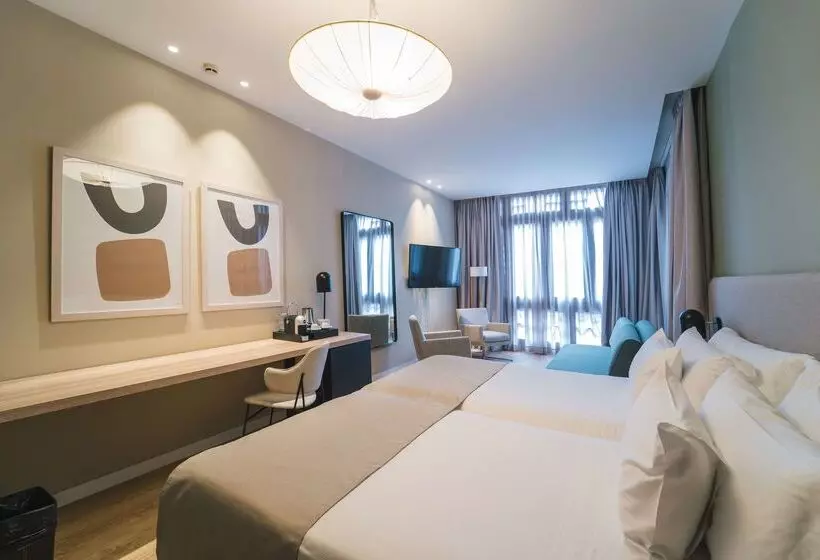 هتل Barcelo Oviedo Cervantes