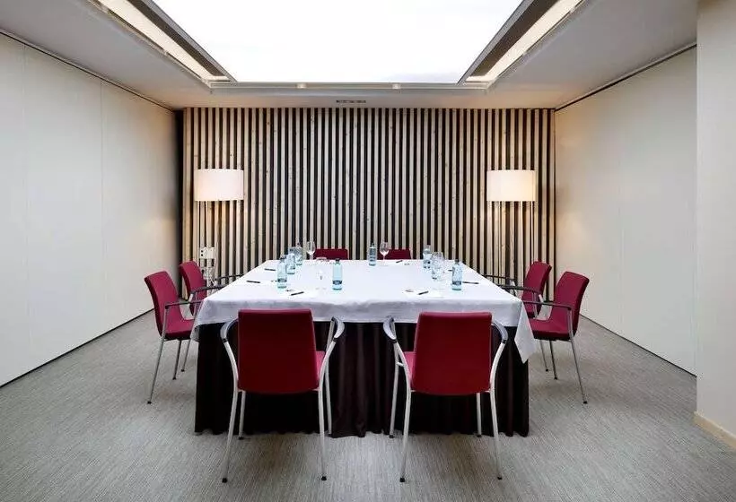 هتل Barcelo Oviedo Cervantes