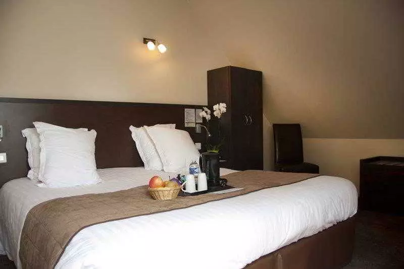 בית מלון כפרי Kyriad Tours   Joué Lès Tours